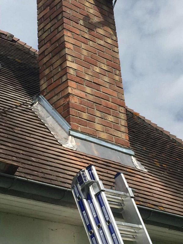 Des travaux de zinguerie précis pour garantir l’étanchéité et la durabilité de votre toiture